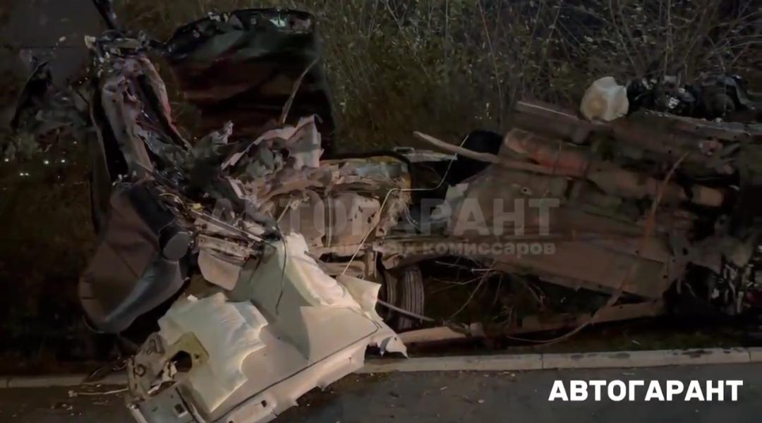 Во Владивостоке «Приус» разорвало пополам в смертельном ДТП (видео)