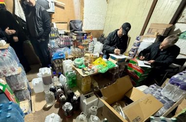 Суррогатный алкоголь выпускали на Бородинской во Владивостоке