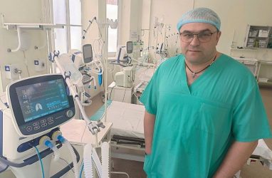 Мужчину с полной блокадой сердца спасли в Приморье