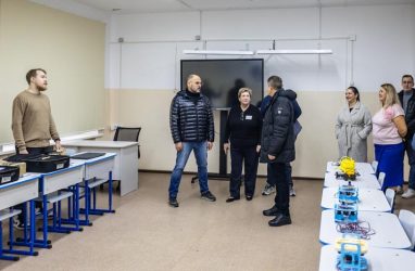 Глава Владивостока Шестаков оценил, как изменилась школа № 39 посл ремонта