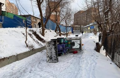 Во Владивостоке 1 декабря погиб водитель снегоуборочной машины