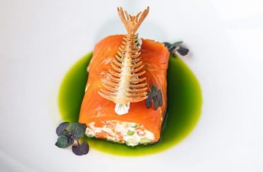 Оливье с форелью можно попробовать во Владивостоке (фото)