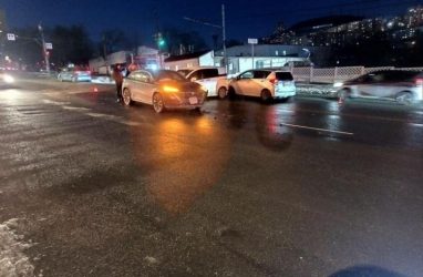В ДТП во Владивостоке пострадали 26-летняя женщина и её годовалый ребёнок
