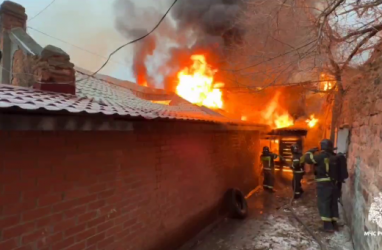 Из-за пожара в центре Владивостока без жилья остались 11 человек