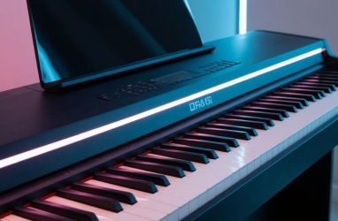 Покупка онлайн против офлайн-магазина: плюсы и минусы при выборе цифрового пианино