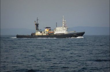Во Владивосток доставят спасённого в Южно-Китайском море филиппинского моряка