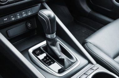 Как трогаться на механике: простое объяснение для новичков