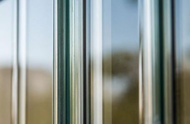 Безрамное остекление террасы: стильная грань между интерьером и природой