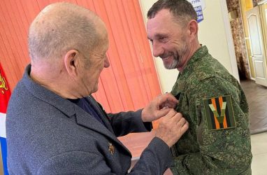 За подвиг в зоне СВО наградили железнодорожника из Приморья