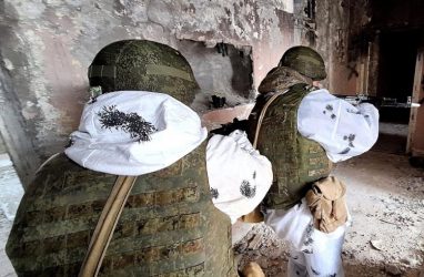 Штурм и контратаку отработали новые контрактники Минобороны в Приморье