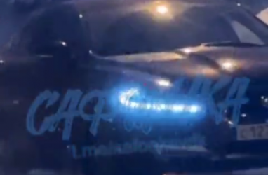 Хозяин загоревшегося в снегопад во Владивостоке Jaguar оценил ущерб в ₽40 тыс