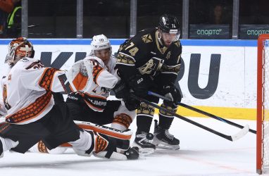 &laquo;Адмирал&raquo; проиграл &laquo;Амуру&raquo;, но завоевал &laquo;Кубок икры&raquo;