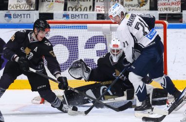 Хоккеисты &laquo;Тайфуна&raquo; проиграли петербургскому &laquo;Динамо&raquo; в первом матче плей-инн