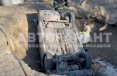 Во Владивостоке автомобиль с девушкой рухнул в неогороженный котлован