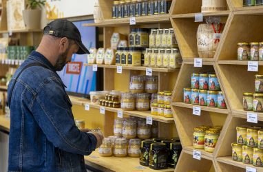 &laquo;Дом приморского мёда&raquo; открыли в центре Владивостока (фото)