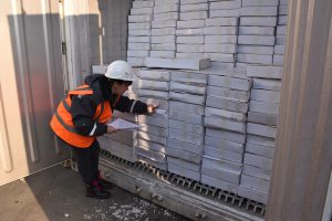 В Приморье не пустили 54 тонны импортных куриных грудок с двойной маркировкой