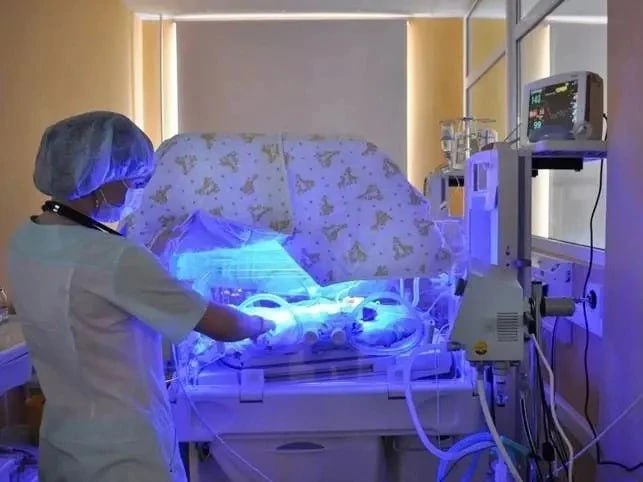 В Приморье родилась малышка весом всего 460 граммов. Её выхаживают врачи