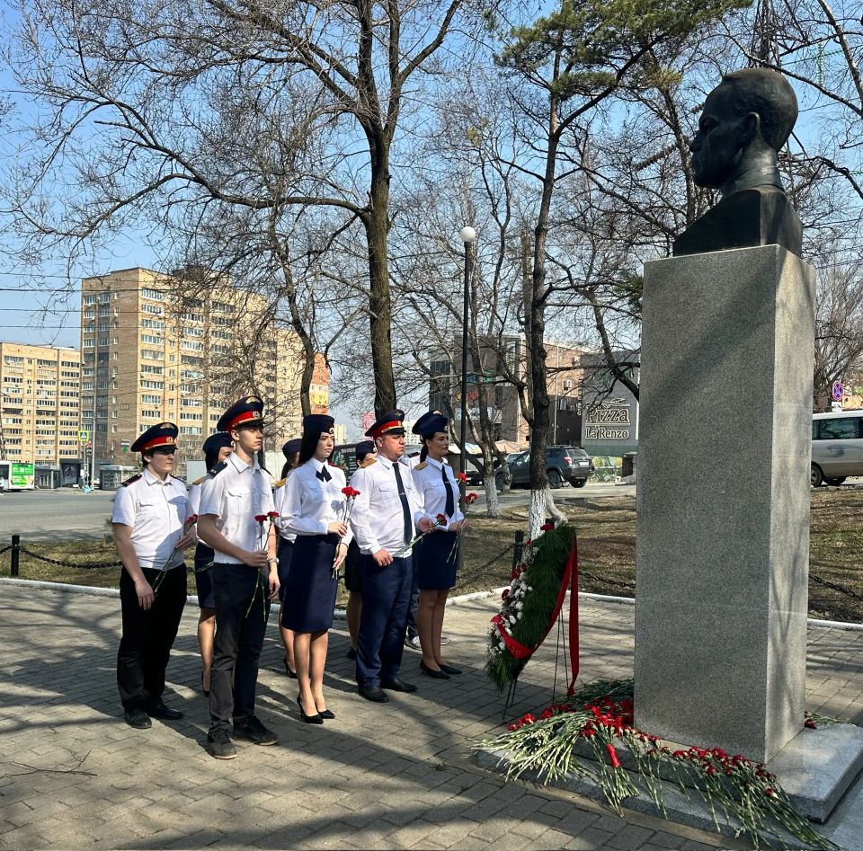Память жертв геноцида советского народа почтили во Владивостоке