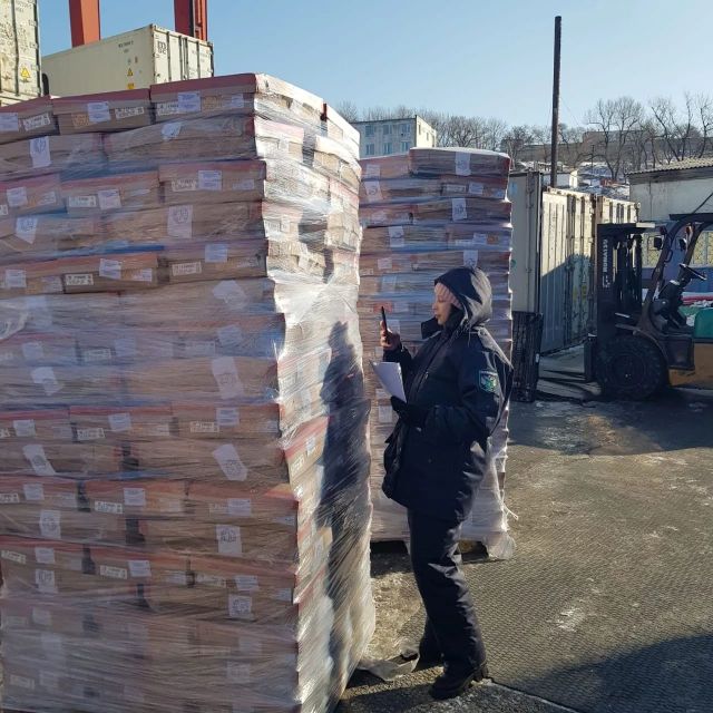 Во Владивостоке остановили партию морепродуктов из Вьетнама с нарушениями