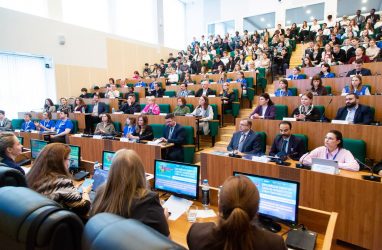 Об особенностях крупнейшей региональной газеты России рассказали на ЕЭФМ-2026