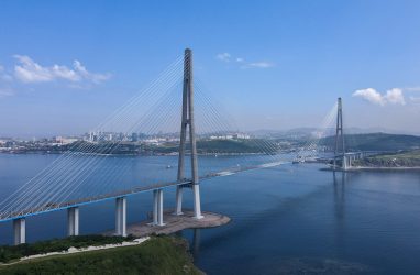 Транспортные прокуроры провели рейды в акватории порта Владивосток