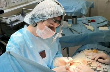 В Приморье онкологи удалили пациентке редкую опухоль весом почти 1,5 кг