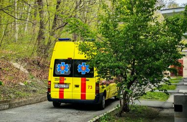 В Приморье двухлетний мальчик выпал из окна и погиб