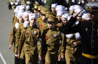 Парад &laquo;Правнуки Победы&raquo; пройдёт во Владивостоке 3 мая (трансляция)