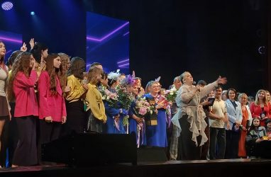 Юмор и финансы: особый Кубок КВН разыграли во Владивостоке