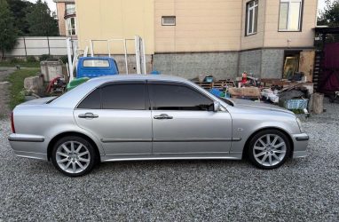 Редкий седан премиум‑сегмента Toyota Progres выставили на продажу в Приморье