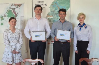 Во Владивостоке выпустили марку, посвящённую 150‑летию маяка Скрыплёва