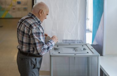 На выборах в Госдуму в Приморье лидируют Щербаков, Букаев и Тихонович