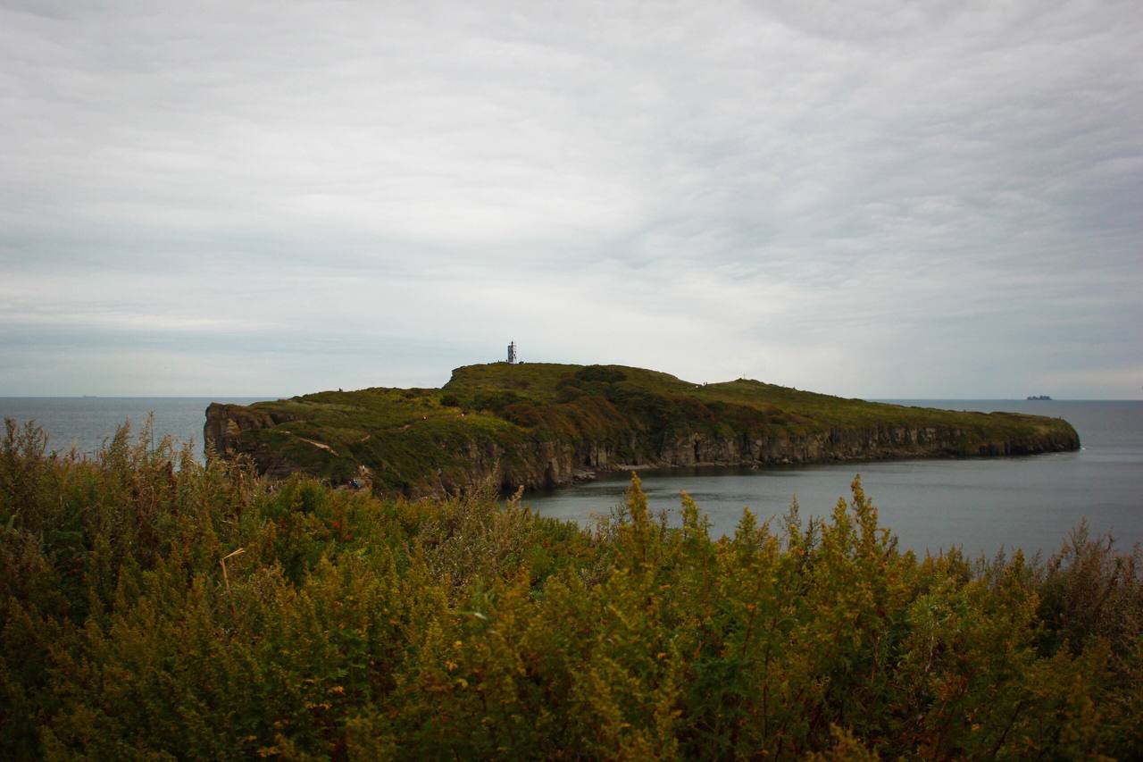 Остров Русский, мыс