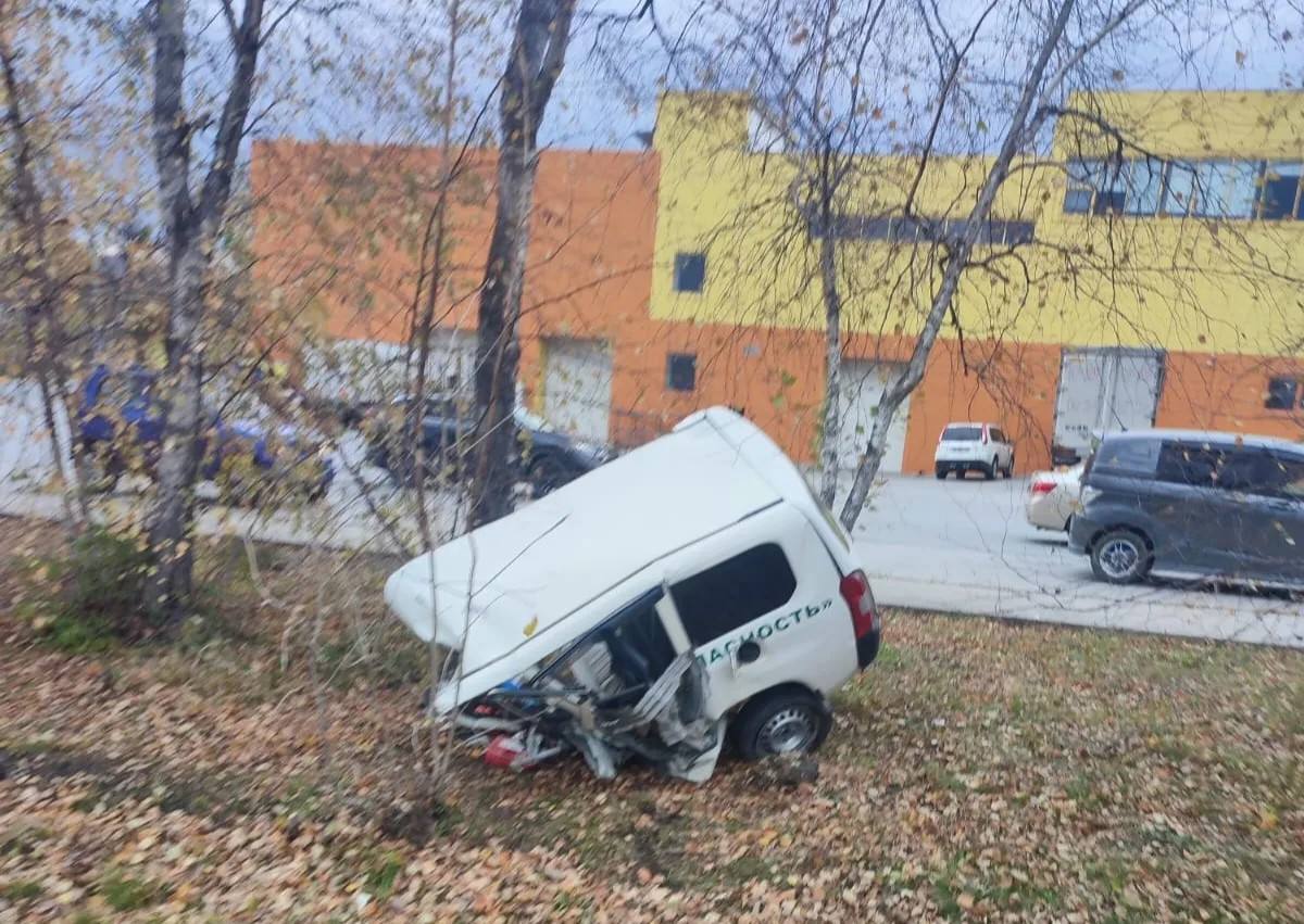Двое погибших и разорванные на куски авто: смертельное ДТП произошло в Приморье